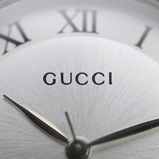 グッチ 腕時計 5500Ｍ シルバー ホワイト YA055305 メンズ 時計 SS 中古 クオーツ 0163*** GUCCI 男性 日付 電池式 白文字盤 動作確認済み 電池交換済み 定番 人気 ケース付き シンプル アナログ デイト_4