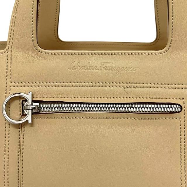 サルヴァトーレフェラガモ ハンドバッグ ベージュ ガンチーニ DY-21 美品 レザー 中古 4301 Salvatore Ferragamo トートバッグ シンプル 自立 ヴィンテージ レディース 女性 定番 人気 トップハンドル_8