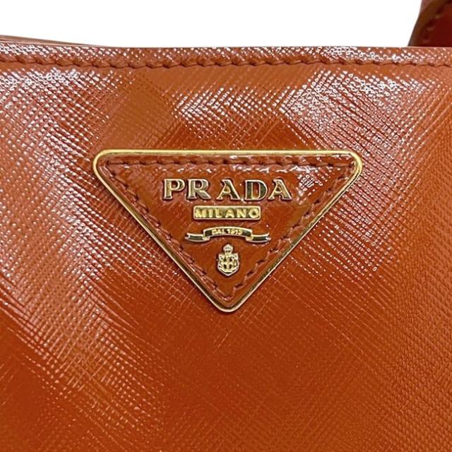 プラダ 2way バッグ オレンジ 美品 パテント レザー 中古 103 PRADA トートバッグ 肩掛け 斜め掛けロゴ クロスボディ ハンドバッグ レディース メンズ 大容量 マグネット 三角 ロゴ プレート 金具 シンプル_5