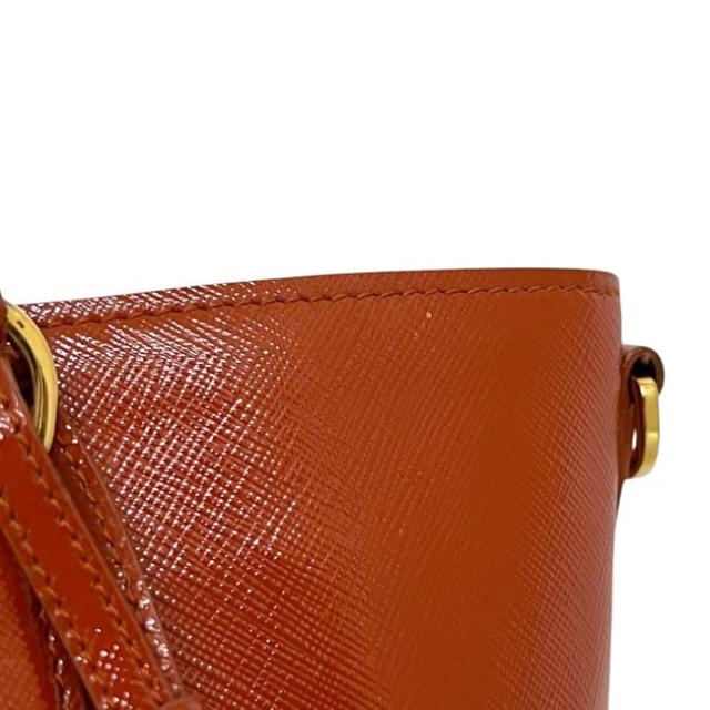 プラダ 2way バッグ オレンジ 美品 パテント レザー 中古 103 PRADA トートバッグ 肩掛け 斜め掛けロゴ クロスボディ ハンドバッグ レディース メンズ 大容量 マグネット 三角 ロゴ プレート 金具 シンプル_8