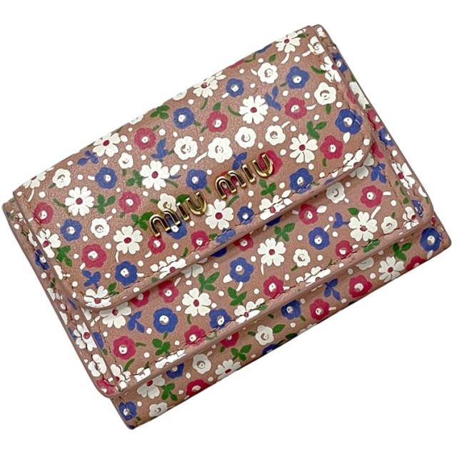 ミュウミュウ 三つ折り 財布 ピンク 花柄 5MH021 美品 レザー 中古 262 miu miu フラワー 総柄 花 ヴィンテージ ココンパクト ミニ ホック 箱付き レディース 女性 人気 ロゴ金具 ゴールド金具 小銭入れ有