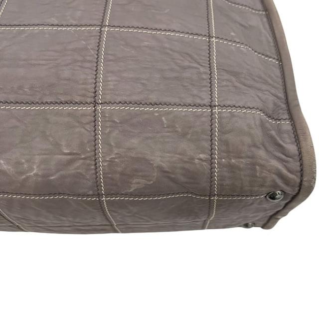 プラダ 2way バッグ グレー BN2217 美品 ナッパ レザー 中古 180 PRADA トートバッグ クロスボディ ショルダーバッグ ファスナー ステッチ 鍵付き ヴィンテージ レディース 女性 定番 人気 肩掛け ハンドバッグ