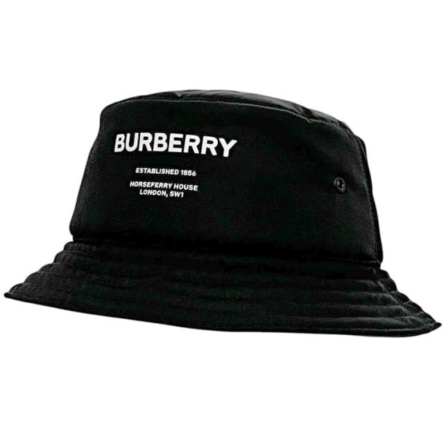 バーバリー バケットハット ブラック ホースフェリー QC-075308 Ｍサイズ 美品 クリーニング済み ナイロン 中古 BURBERRY ロゴ 黒 プリント バケハ アパレル 帽子 メンズ レディース 男女兼用 シンプル 57cm