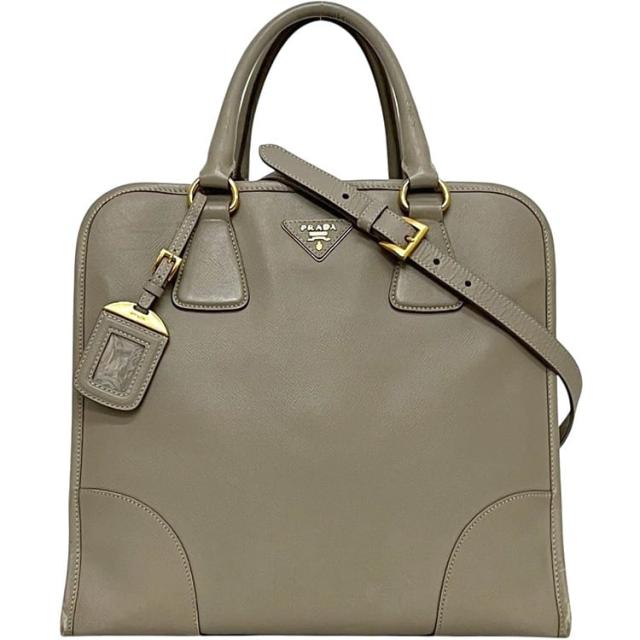 プラダ 2way バッグ ベージュ BN2254 美品 サフィアーノ レザー 中古 B/31 PRADA 自立 クロスボディ 大容量 ロゴ金具 シンプル ショルダーバッグ ハンドバッグ 三角 ロゴ プレート ゴールド金具 ヴィンテージ