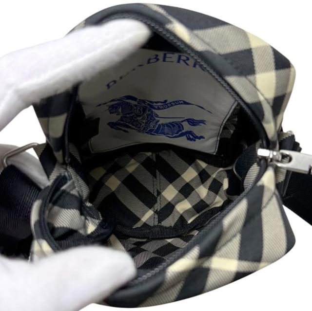 バーバリー ショルダーバッグ ブラック クラシックチェック 8097636 未使用 美品 キャンバス レザー Sランク BURBERRY クロスボディ 黒 ミニバッグ ファスナー チェック柄 ロゴワッペン スマホショルダー ポシェット_6