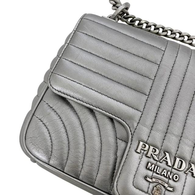プラダ チェーンショルダー バッグ シルバー ダイアグラム 1BD108 美品 レザー 中古 7/6 PRADA クロスボディ 肩掛け フラップ キルティング ステッチ ロゴ金具 銀 メタリック シンプル シルバー金具 レディース 定番_7