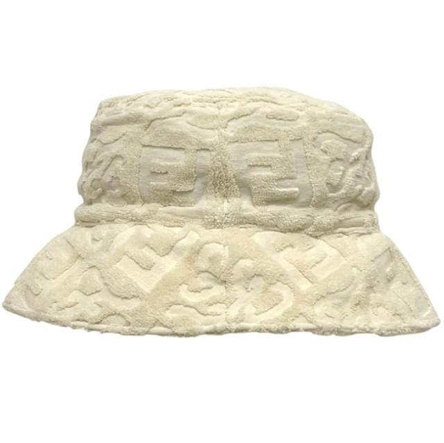 フェンディ バケットハット ホワイト ズッカ FXQ801 65050030 美品 クリーニング済み パイル地 中古 FENDI Ｌサイズ 白 FF 帽子 バケハ アパレル ロゴ 総柄 メンズ レディース 男女兼用 57cm 定番 人気
