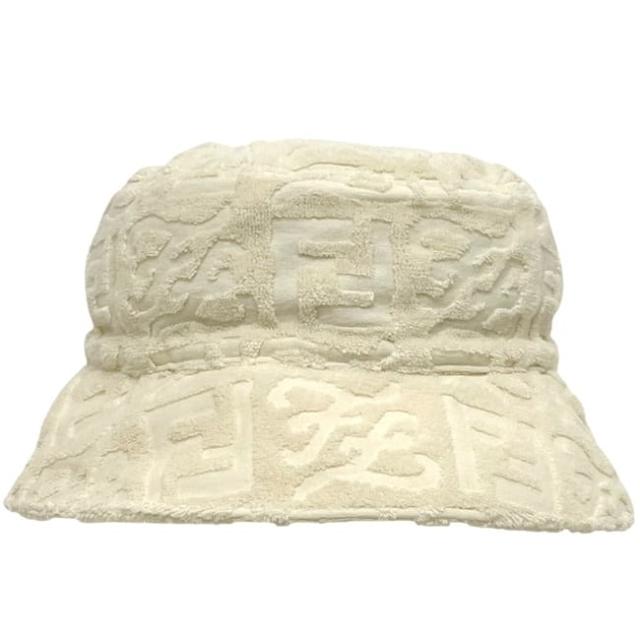 フェンディ バケットハット ホワイト ズッカ FXQ801 65050030 美品 クリーニング済み パイル地 中古 FENDI Ｌサイズ 白 FF 帽子 バケハ アパレル ロゴ 総柄 メンズ レディース 男女兼用 57cm 定番 人気