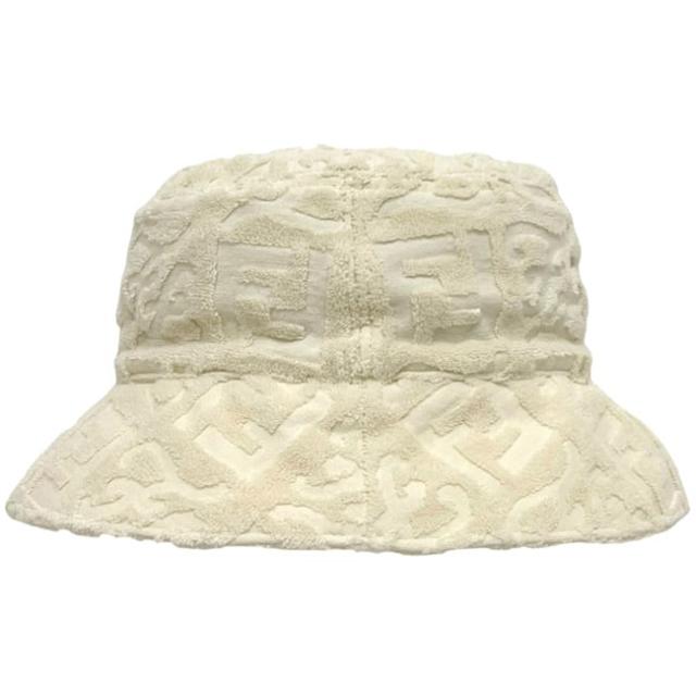フェンディ バケットハット ホワイト ズッカ FXQ801 65050030 美品 クリーニング済み パイル地 中古 FENDI Ｌサイズ 白 FF 帽子 バケハ アパレル ロゴ 総柄 メンズ レディース 男女兼用 57cm 定番 人気