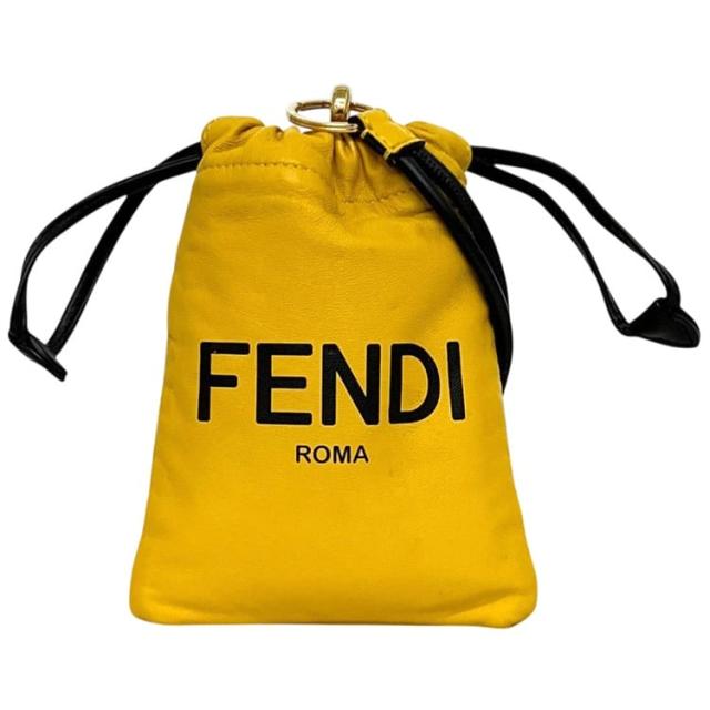 フェンディ 巾着 ショルダーバッグ ウェアラブルバッグ イエロー 7AR898 美品 レザー 中古 ADM9 209 0189 FENDI 小物入れ 黄色 クロスボディ スマホ サコッシュ ミニバッグ 巾着バッグ ポーチ ミニ レディース