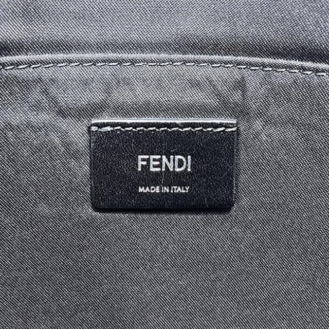 フェンディ クラッチペダル御徒面子 黒いこと 黒 バッグバグズ 7VA433 A72K 198 0189 美品 異類異形 なめし革 中古