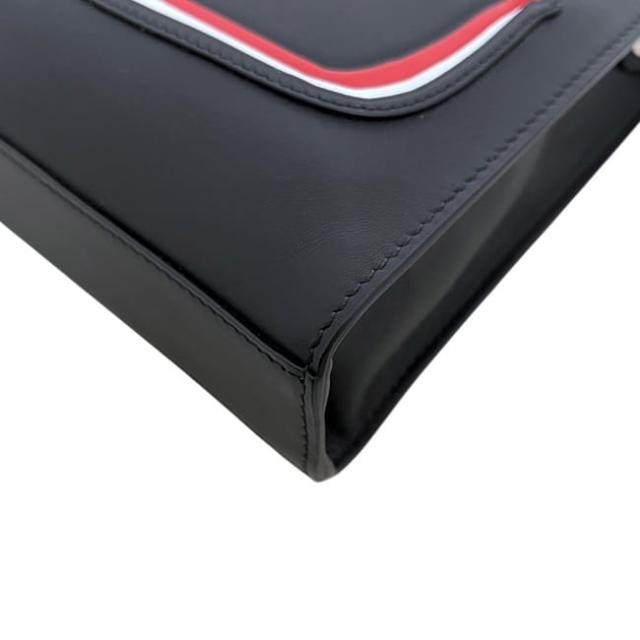 フェンディ クラッチペダル御徒面子 黒いこと 黒 バッグバグズ 7VA433 A72K 198 0189 美品 異類異形 なめし革 中古