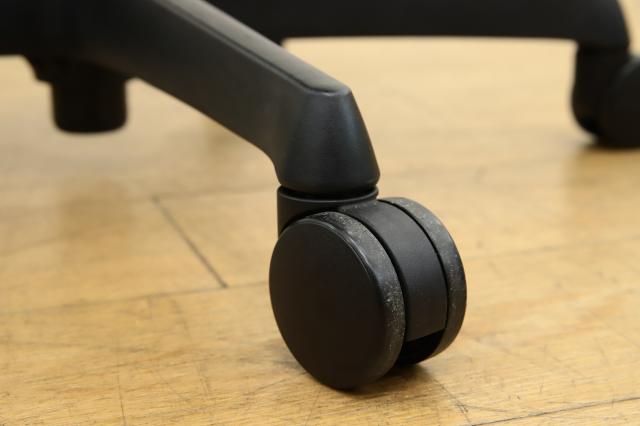 送料無料】中古品 オカムラ オフィスチェア エスクード