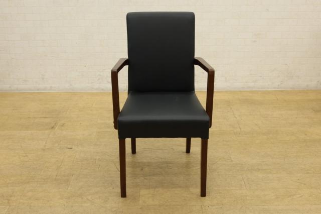 未使用　2/2　桜屋工業　レスタックアーム　一脚　椅子 アームチェア ブラック 未使用 2/2 桜屋工業 レスタックアーム 一脚 椅子 アームチェア ブラック