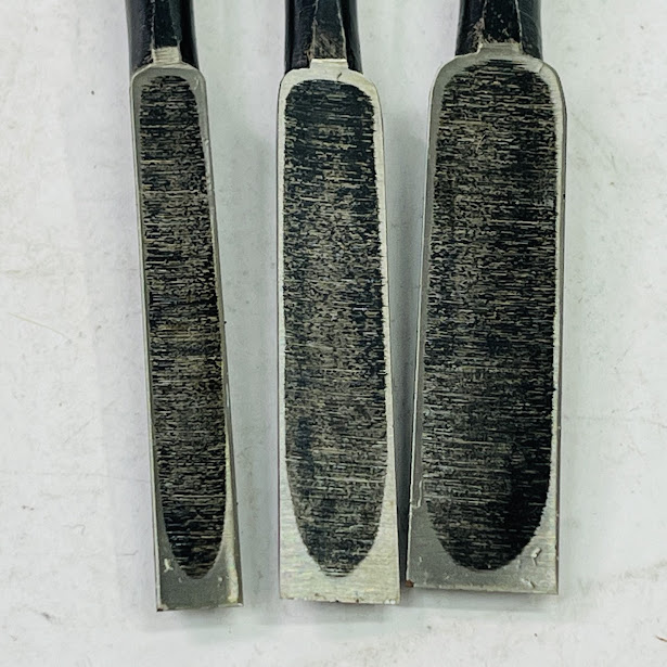 【未使用】すみ焼 登録 つつい 鑿 ノミ 3本セット 3分 4分 5分 在銘 ニスコーティング 小錆 筒井 炭焼入れ_4