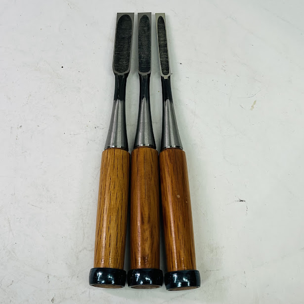 【未使用】すみ焼 登録 つつい 鑿 ノミ 3本セット 3分 4分 5分 在銘 ニスコーティング 小錆 筒井 炭焼入れ_7