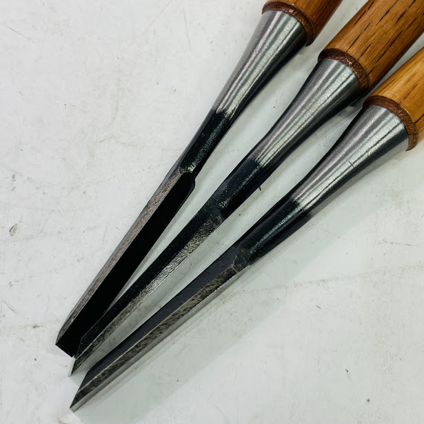 【未使用】すみ焼 登録 つつい 鑿 ノミ 3本セット 3分 4分 5分 在銘 ニスコーティング 小錆 筒井 炭焼入れ_8