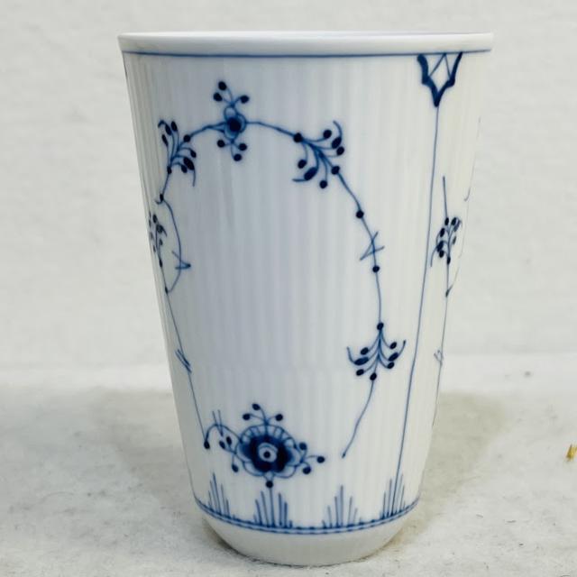 【中古】 ロイヤルコペンハーゲン ブルーフルーテッド 飾り気の無い 表現スタイル優勝杯 無償性優勝杯【貨物輸送無料】