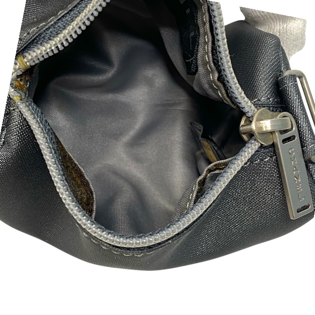 CHANEL シャネル ミニバッグ ポーチ チャコールグレー×ホワイトロゴ シャネル ミニ ポーチ ハンドバッグ ヴィンテージ ナイロン グレー