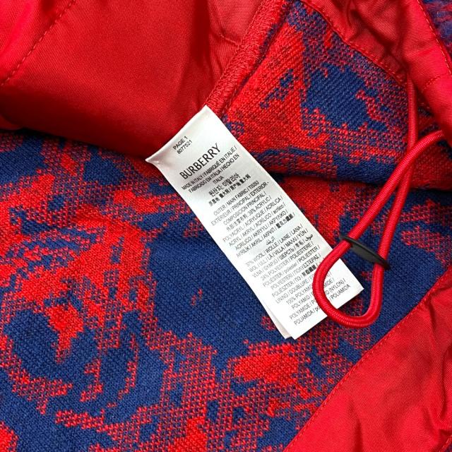 未使用 バーバリー アブストラクト ボア パーカー レッド ネイビー ポリエステル 24SS 8077521 BURBERRY メンズ 未使用 上質 抽象柄 季節感 トレンド感 軽やか_9