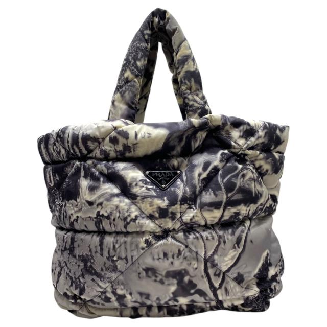 プラダ トートバッグ Re-Nylon リナイロン パデット プリント トライアングルロゴ ナイロン グレー 2VG082 PRADA 実用性 上品 洗練