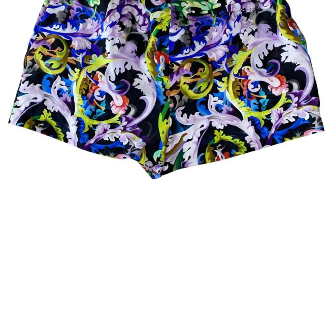 未使用 ヴェルサーチ プリント ショートパンツ ボトムス 総柄 ブラック マルチカラー シルク VERSACE[サイズ38] エレガント 高級感 洗練 上品 華やか 存在感 モダン スタイリッシュ フォーマル カジュアル 長期愛用_8