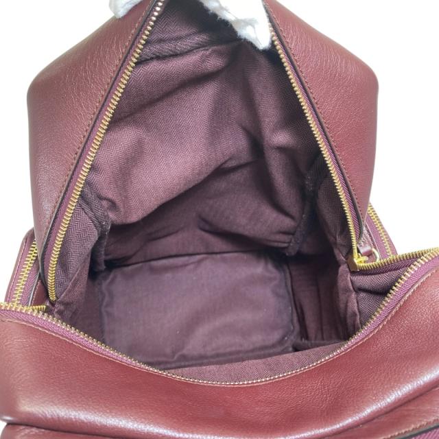 マルベリー レザー ジップ バックパック リュックサック ボルドー ゴールド ロゴ MULBERRY 洗練 上品 高級感 エレガント モダン スタイリッシュ 軽量 収納力 デイリー 旅行 長期愛用_7