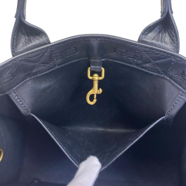 バレンシアガ BBモノグラム ハードウェア ハンドバッグ トートバッグ エンボス ロゴ レザー ブラック 714187 BALENCIAGA 高級感 洗練 上品 人気 トレンド デイリー ビジネス 実用性