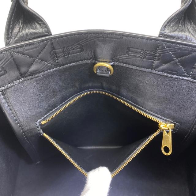 バレンシアガ BBモノグラム ハードウェア ハンドバッグ トートバッグ エンボス ロゴ レザー ブラック 714187 BALENCIAGA 高級感 洗練 上品 人気 トレンド デイリー ビジネス 実用性
