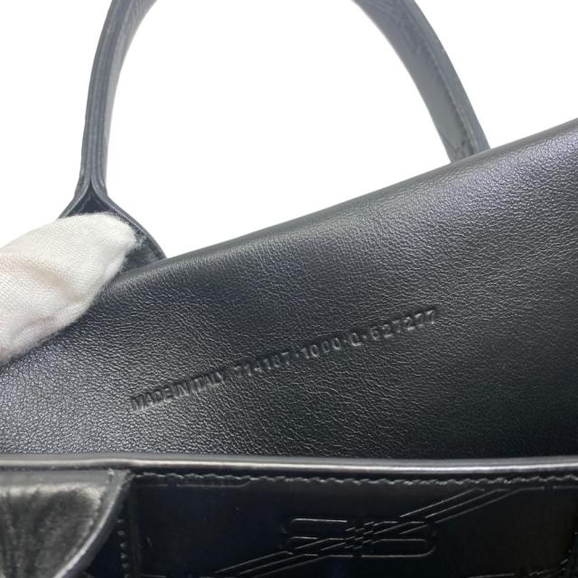 バレンシアガ BBモノグラム ハードウェア ハンドバッグ トートバッグ エンボス ロゴ レザー ブラック 714187 BALENCIAGA 高級感 洗練 上品 人気 トレンド デイリー ビジネス 実用性