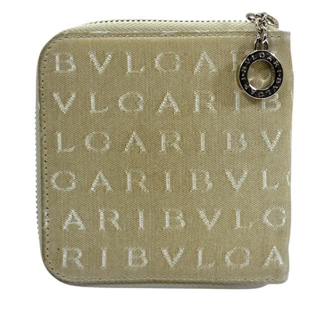 ブルガリ ロゴマニア 折財布 二つ折り 財布 ラウンドファスナー キャンバス ベージュ ロゴ 総柄 BVLGARI 上品 洗練 高級感 収納力 実用性 存在感