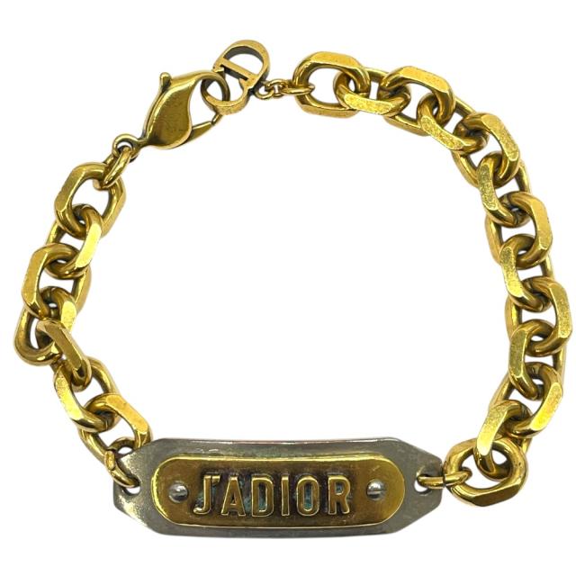 ディオール J’ADIOR チェーン プレート ブレスレット バングル アクセサリー ロゴ ゴールド Christian Dior 上品 高級感 華やか 洗練 エレガント 気品 フェミニン コーデ映え ラグジュアリー デイリー 長く使える