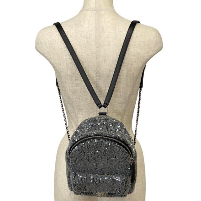 シャネル スパンコール ウォーターフォール バックパック リュックサック ココマーク ロゴ グレー ブラック シルバー CHANEL 上品 洗練 高級感 軽量 実用性 定番 スタイリッシュ カジュアル トレンド 万能_9