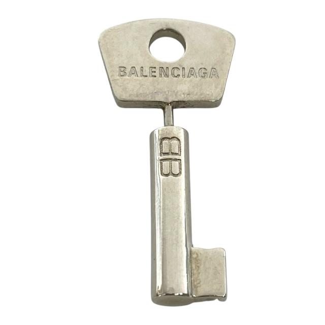 バレンシアガ AMOUR KEY キー シングルピアス アクセサリー シルバー ロゴ BALENCIAGA 片耳用 上品 洗練 高級感 シンプル 定番 人気 日常使い