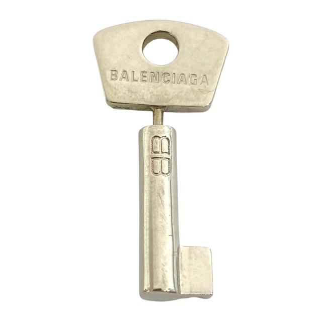 バレンシアガ AMOUR KEY キー シングルピアス アクセサリー シルバー ロゴ BALENCIAGA 片耳用 上品 洗練 高級感 シンプル 定番 人気 日常使い