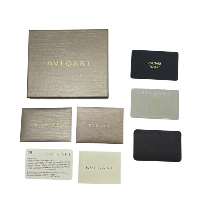BVLGARI ブル小峡谷 ンフィニートゥム 紙入れ 二つ折り紙入れ 折り紙入れ 紙入れ ロゴタイプ愛好者 ミディアムウォレット ロゴタイプ なめし革 象牙色 291754 研き上げる 御膳上等感 窈窕たる ラグジュアリー 格好のいい 窈窕たる 一般受け 実用的