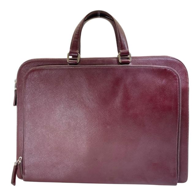 PRADA プラダ ビジネスバッグ ブリーフケース ハンドバッグ トライアングルロゴ サフィアーノレザー ボルドー シルバー 洗練 上品 高級感 ビジネス スタイリッシュ 人気 定番 実用的 エレガント_1