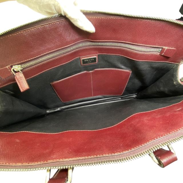 PRADA プラダ ビジネスバッグ ブリーフケース ハンドバッグ トライアングルロゴ サフィアーノレザー ボルドー シルバー 洗練 上品 高級感 ビジネス スタイリッシュ 人気 定番 実用的 エレガント_8