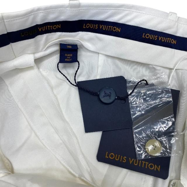 未使用 LOUIS VUITTON ルイヴィトン ワッペン ロゴ ショートパンツ ハーフパンツ ボトムス FIPB0100M ポリウレタン ホワイト系 (サイズ38) 洗練 上品 高級感 エレガント フェミニン 人気 定番 スタイリッシュ モード_8
