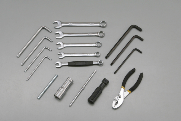 DAYTONA   ハーレー用車載インチ工具セット 91105の通販は