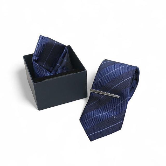 ダニエルウェリントン DANIEL WELLINGTON ネクタイ＆チーフ＆タイバー ３点セット DW02800005 メンズ ネイビー ネクタイ