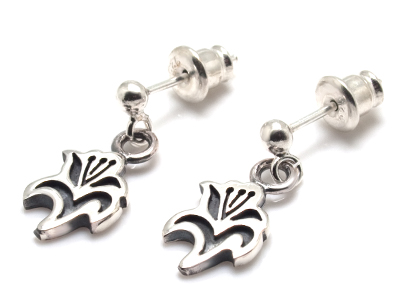 シルバー925 ピアス 百合シルエットモチーフ Pee Yl Se の通販はau Pay マーケット ララレディー