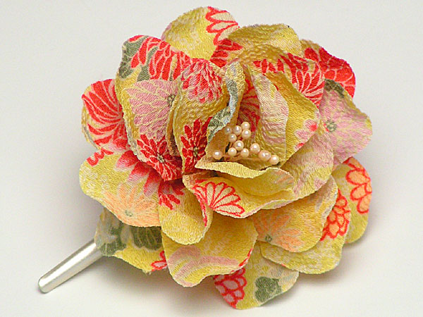 和柄ちりめんコサージュmヘアクリップ付き 髪飾りヘアアクセサリー かわいい おしゃれ 花 フラワー ピン 日本製 和装 洋装 浴衣 袴 色98 の通販はau Pay マーケット 多数商品がメール便対応可 和柄グッズ和の輪 Au Pay マーケット店