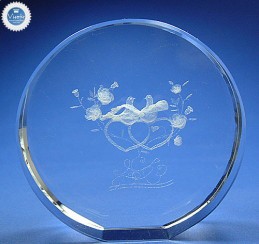 クリスタル3Dアート（ラブアンドピースA）結婚祝い、誕生日プレゼント、記念品、名前入れ、クリスマス、販促品、ガラス彫刻