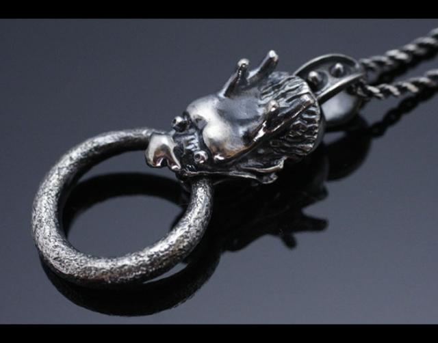 龍頭[ﾘｭｳｽﾞ] 龍頭ペンダントトップ/P-22/和柄シルバーアクセサリー/送料無料の通販は 20,592円