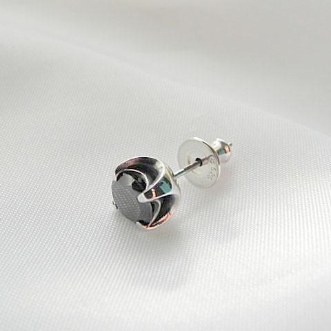 スタッズピアス 石付きピアス メンズピアス レディースピアス ピアス 男女兼用ピアス ハンドメイド 日本製 Dada Silver Works の通販はau Pay マーケット シルバーアクセサリー夢ロード