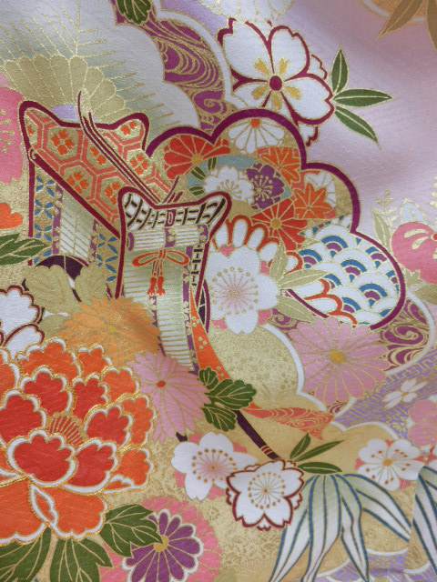 豪華 正絹 振袖 仕立て付 クリーム地 御所車 牡丹 柄 no2912 豪華 正絹 振袖 仕立て付 クリーム地 御所車 牡丹 柄 no2912