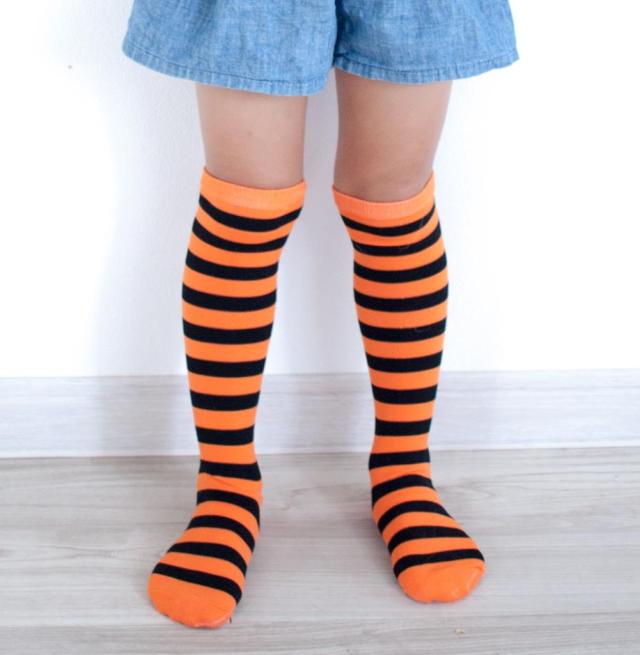 キッズ 子供用 靴下 ストライプ ボーダーソックス オレンジ ブラックしましま ハイソックス 衣装の通販はau Pay マーケット ソドムアンドゴモラ