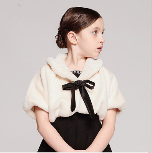 子供服 キッズ用コート ケープ　　ブライズメイド その他子供服（アウター）