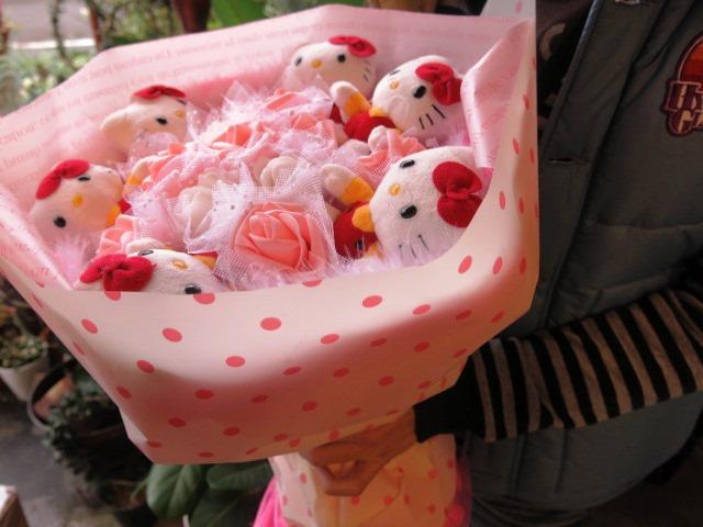 クリスマスプレゼント　キティ 花束　フラワーギフト　キティいっぱい入り　キティ　ブーケ　プレゼント　フラワーギフト_4